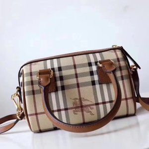 Authentic Burberry Doctors Crossbody Bag Small Tan